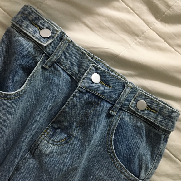 SOLD❗️Korean Boyfriend ripped jeans - Picture 2 of 5